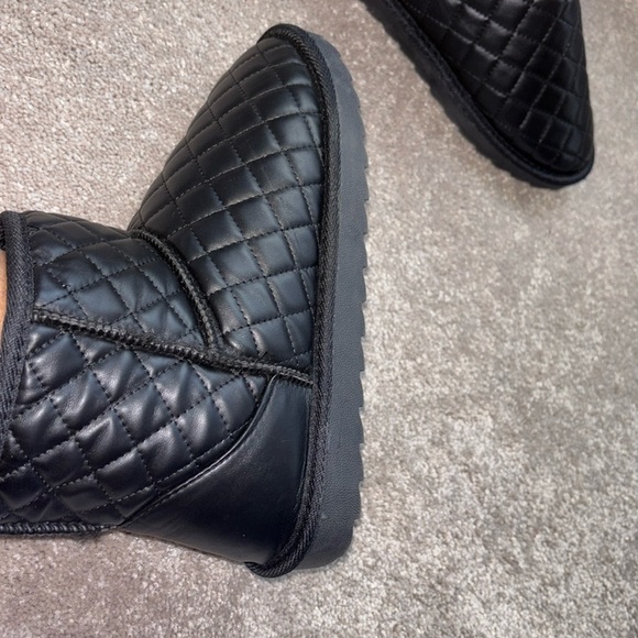 Vegan Leather Comfy cozy fur lined ankle bootie Sz 9 - Picture 13 of 16